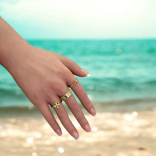 14Kt Flower in Bezel Ring