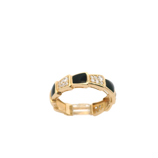 Elegant Gold and Enamel Ring